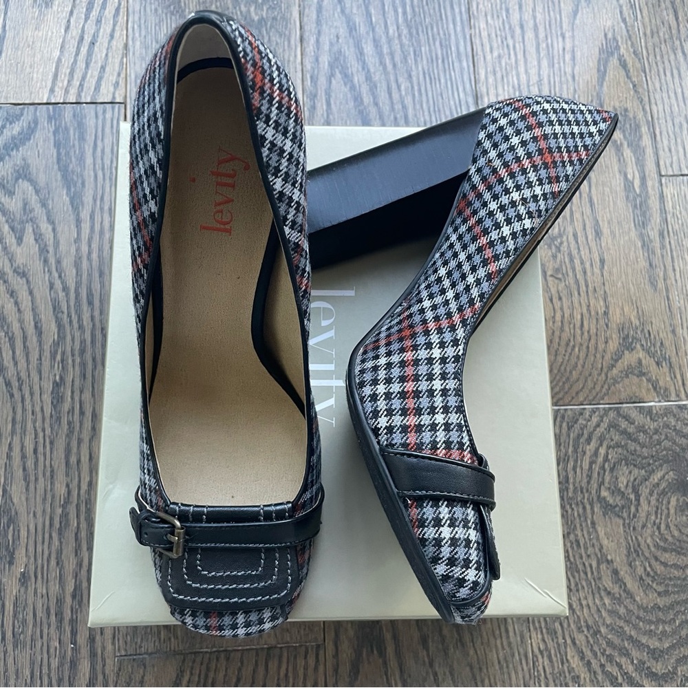 Levity Hayden Pumps